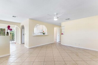 272 NE 13th St in Delray Beach, FL - Building Photo - Building Photo