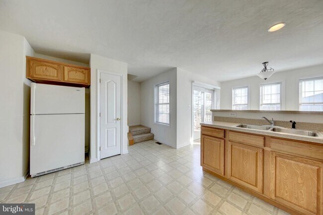687 E Walnut St in Hanover, PA - Building Photo - Building Photo