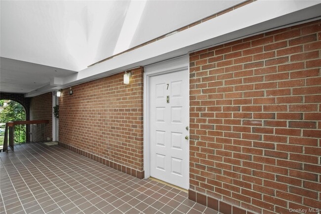 55 N Broadway in White Plains, NY - Building Photo - Building Photo