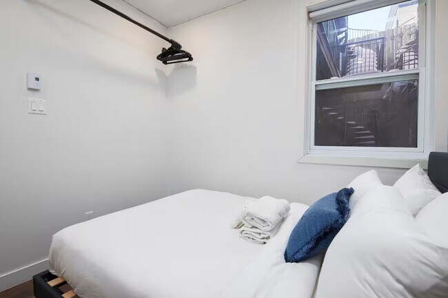 3772 De Bullion Rue in Montréal, QC - Building Photo - Building Photo