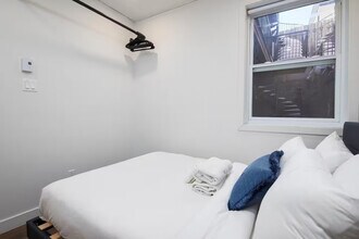 3772 De Bullion Rue in Montréal, QC - Building Photo - Building Photo