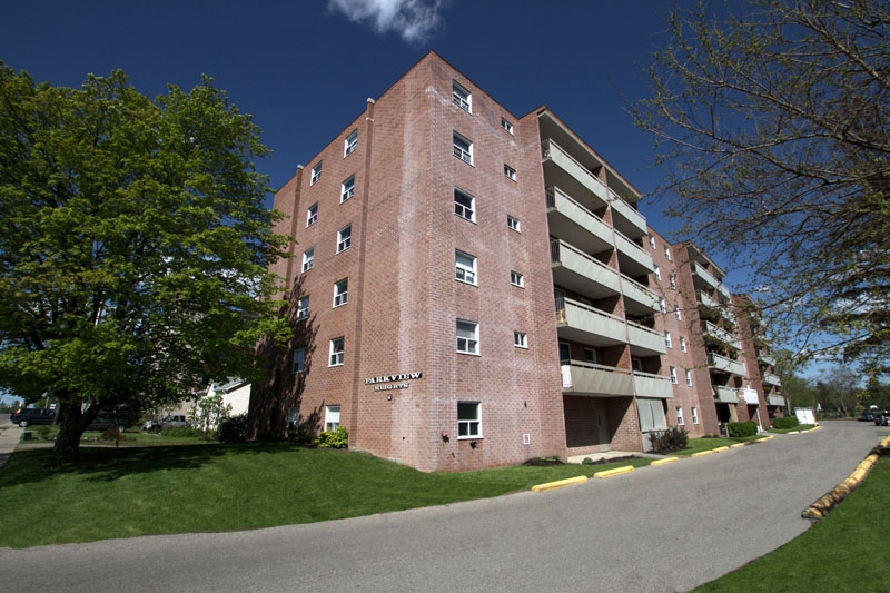 Parkview Heights in Brantford, ON - Building Photo