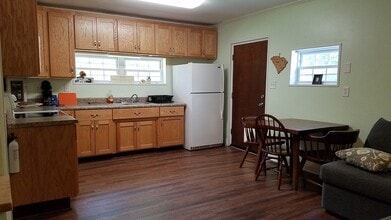 457 N Flat Rock Rd in Piedmont, SC - Foto de edificio - Building Photo