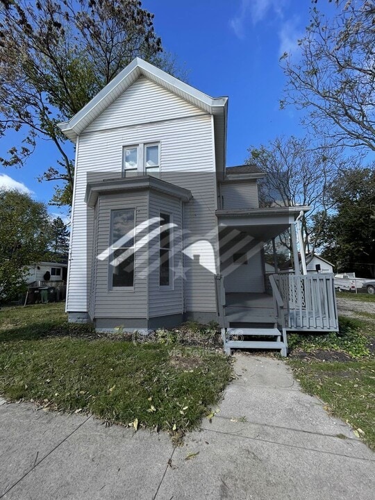 815 S Main St in Franklin, OH - Building Photo