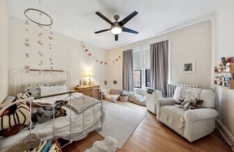 5054 S Woodlawn Ave in Chicago, IL - Building Photo - Building Photo