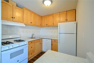 703 College Park Dr in Carnot-Moon, PA - Building Photo - Building Photo