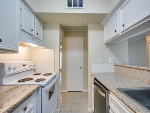 2605 Marilee Ln in Houston, TX - Building Photo - Building Photo