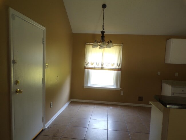 3583 Russelwood Dr in Memphis, TN - Building Photo - Building Photo