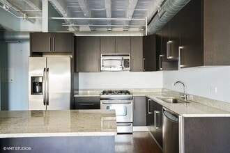1927 N Milwaukee Ave in Chicago, IL - Building Photo - Building Photo
