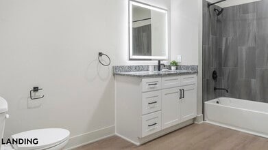 49 Boulevard SE, Unit D-543 in Atlanta, GA - Foto de edificio - Building Photo