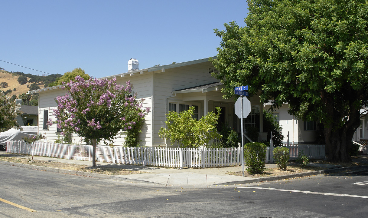 1828-1836 Estudillo St in Martinez, CA - Building Photo