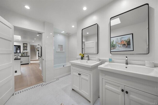 1012 10th St in Manhattan Beach, CA - Building Photo - Building Photo