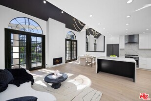 930 N Doheny Dr in West Hollywood, CA - Building Photo