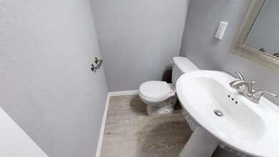Diamond Villa Townhomes in Arlington, TX - Foto de edificio - Building Photo