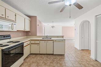 10105 W Sunrise Blvd in Plantation, FL - Building Photo - Building Photo