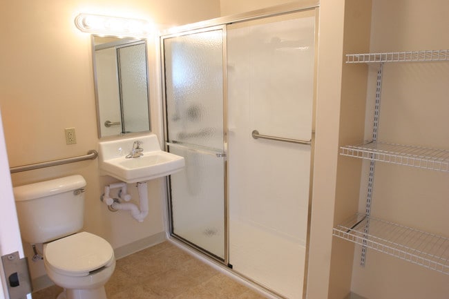 The Westerly Apartments in Lakewood, OH - Building Photo - Building Photo