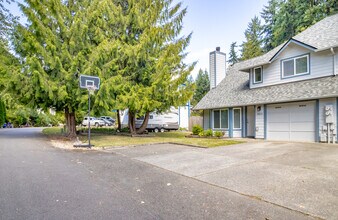 5823 186th Ave Ct E in Lake Tapps, WA - Building Photo - Building Photo