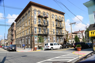 604 21st St in Union City, NJ - Foto de edificio - Building Photo