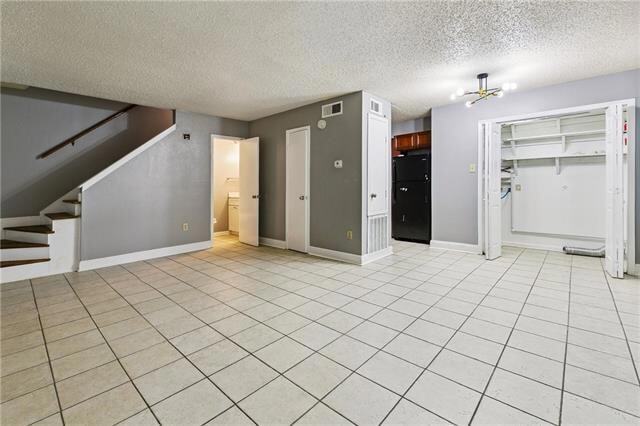 241 Helen St in Terrytown, LA - Foto de edificio - Building Photo