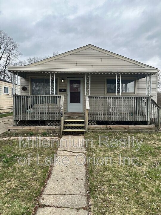 24 W Colgate Ave in Pontiac, MI - Building Photo
