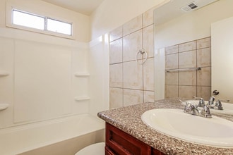 6045-6S42 S 42nd St in Phoenix, AZ - Foto de edificio - Building Photo