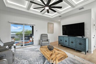 123 Heavens Rdg in Gainesville, TX - Building Photo - Building Photo