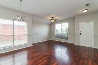208 Rosewood Ln in Cedar Hill, TX - Building Photo - Building Photo