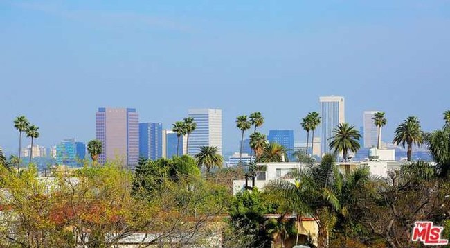 434 S Canon Dr, Unit Beverly Hills 3bdr 2bath