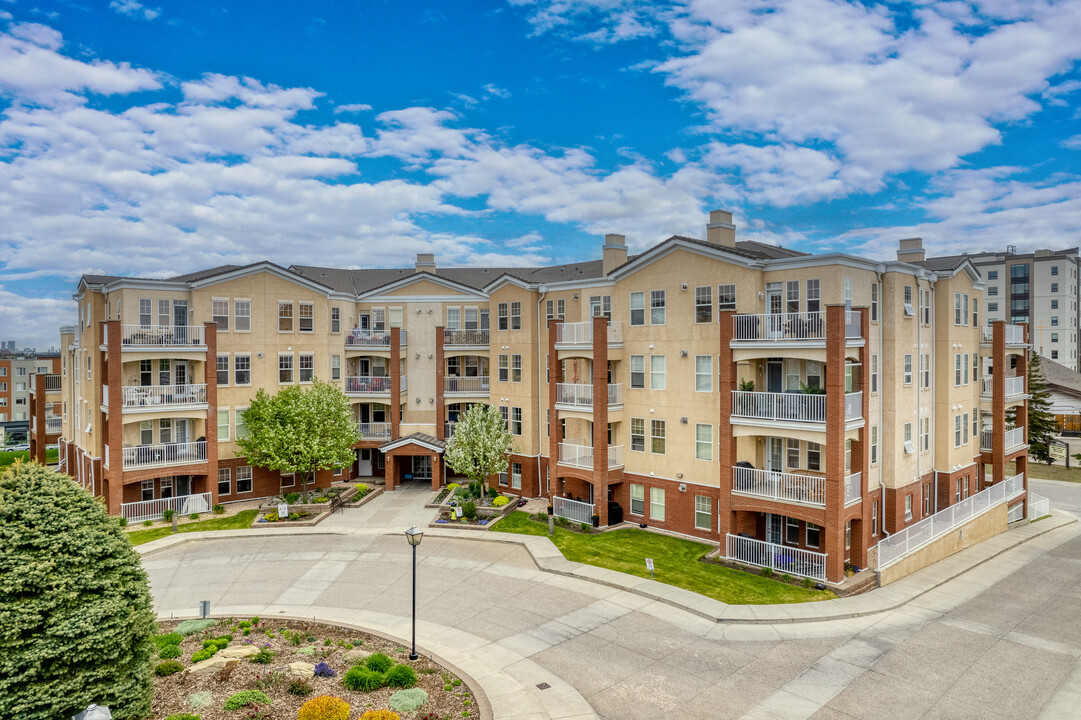 Beacon Hill in Calgary, AB - Building Photo