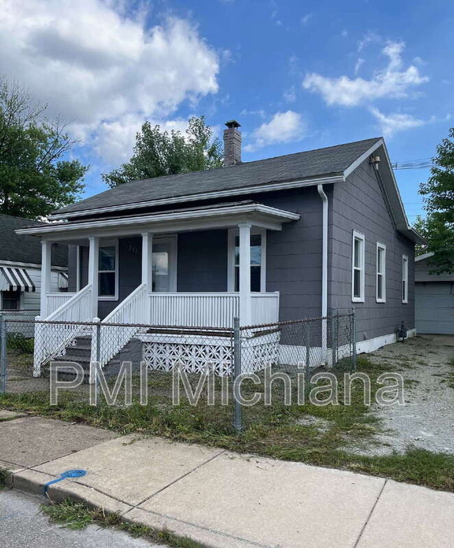 711 W 5th St in Mishawaka, IN - Building Photo - Building Photo