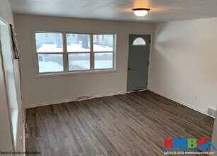 1611 Crescent St in Iowa City, IA - Building Photo - Building Photo