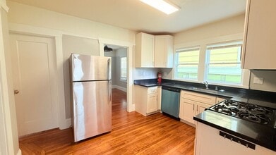 1235 Broadway in Alameda, CA - Building Photo - Building Photo