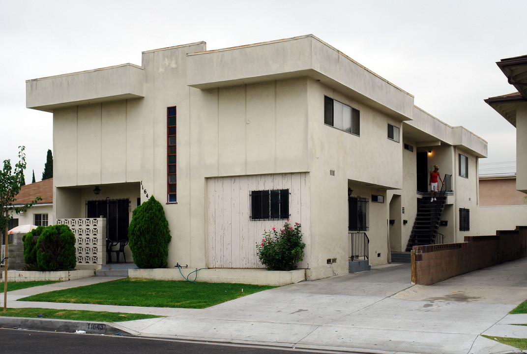 Eucalyptus in Hawthorne, CA - Building Photo