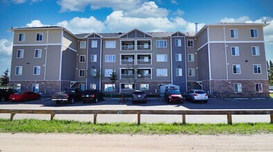 5202 49 St in Cold Lake, AB - Building Photo - Building Photo