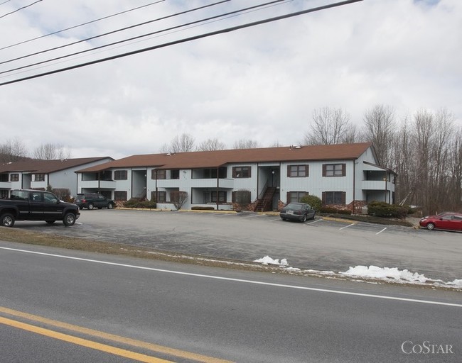 Pleasant Valley Estates in Pleasant Valley, NY - Building Photo - Building Photo