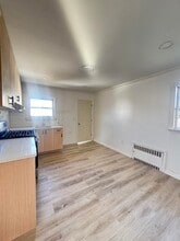 323 Devon St in Kearny, NJ - Building Photo - Building Photo