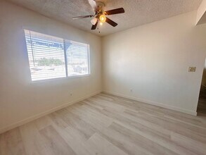 4225 Stewart Ave in Las Vegas, NV - Building Photo - Building Photo