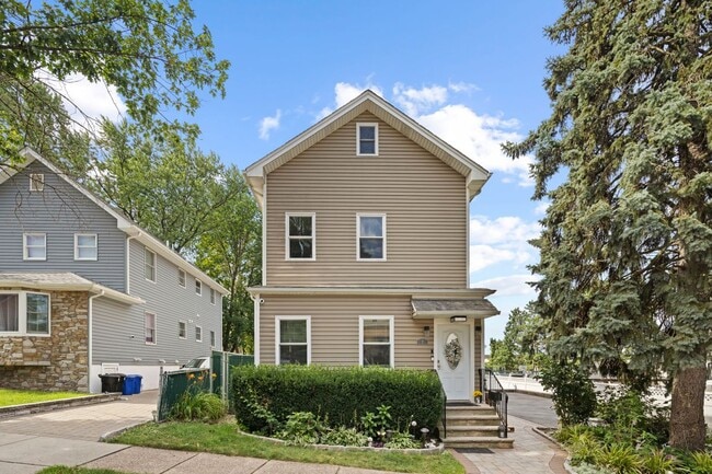 property at 7 Webster St