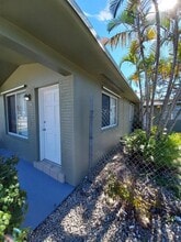 1322 NE 146th St in North Miami, FL - Building Photo - Building Photo