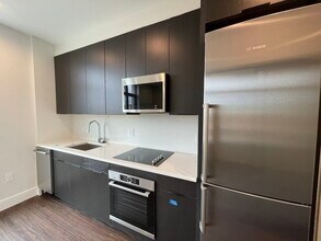 101 Summer St, Unit #303 in Boston, MA - Building Photo - Building Photo