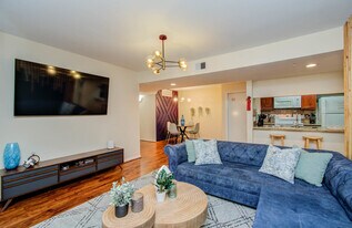 8415 Hearth Dr in Houston, TX - Building Photo