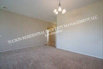 10737 S Miralago Dr in Vail, AZ - Building Photo - Building Photo