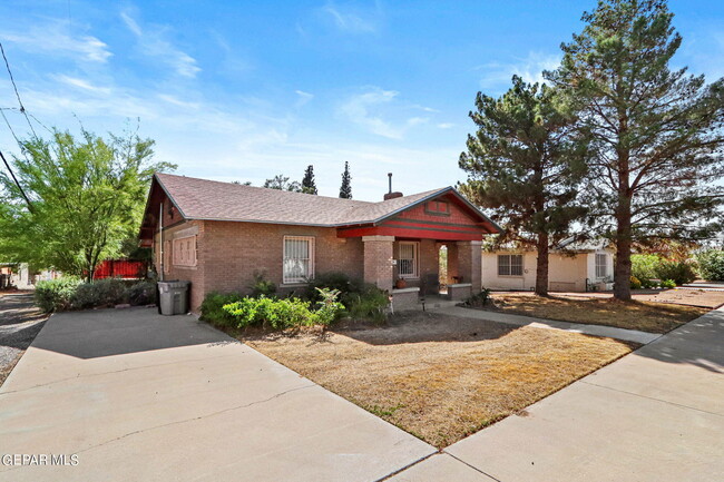 property at 2709 N Florence St