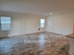 2128 NW 247th Dr in Newberry, FL - Building Photo - Building Photo