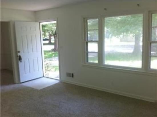 10104 White Ave in Kansas City, MO - Building Photo - Building Photo