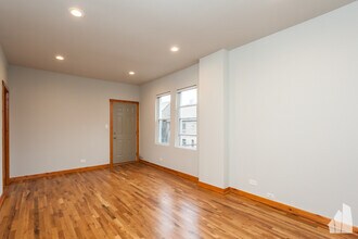 1521 N Bosworth Ave in Chicago, IL - Building Photo - Building Photo