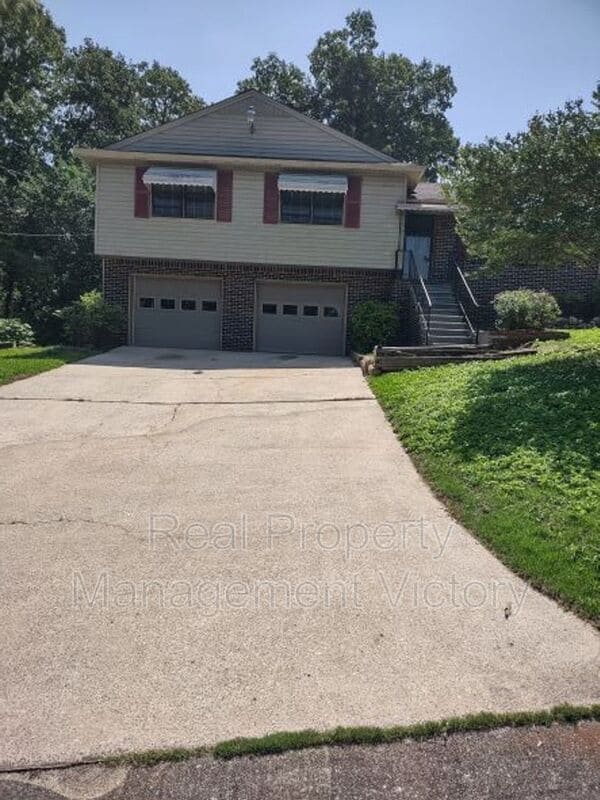 property at 1653 3rd Pl NW