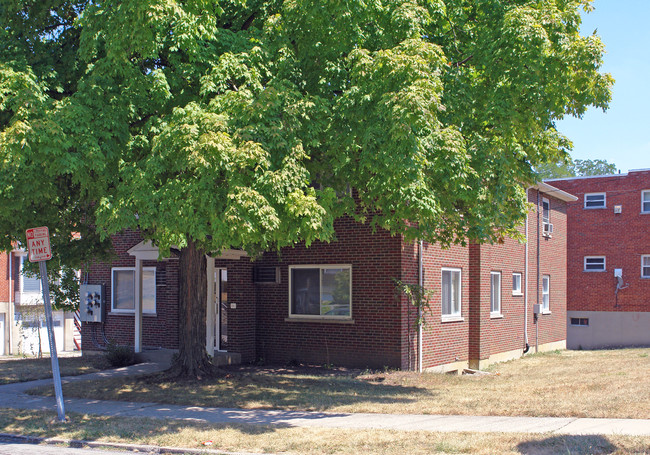 3400 Millrich Ave in Cincinnati, OH - Foto de edificio - Building Photo