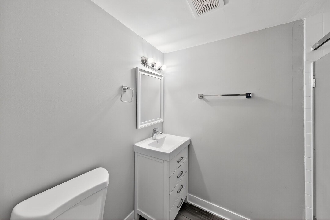 6113 Spring Ln in Matteson, IL - Foto de edificio