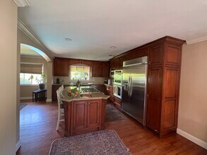 5327 Valley Ridge Ave in View Park, CA - Building Photo - Building Photo